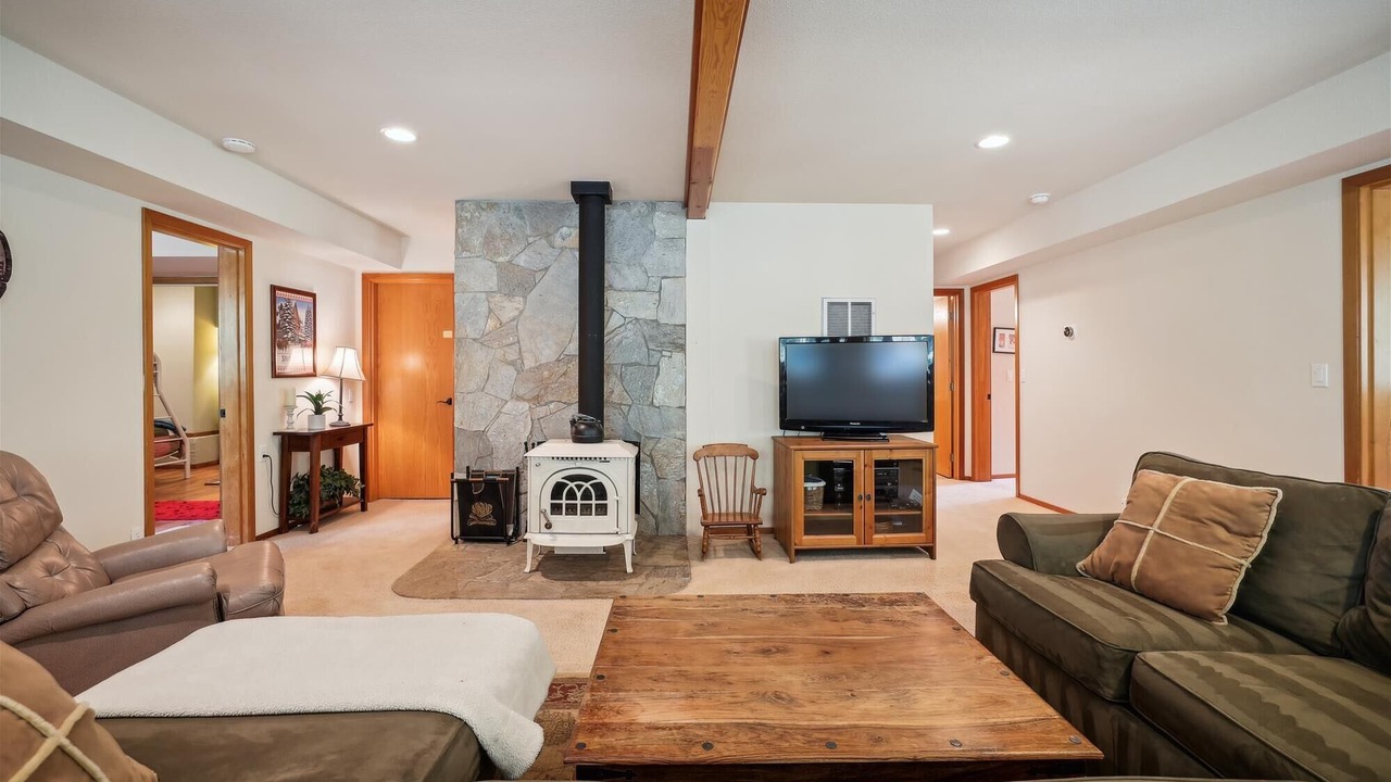 Photo of Bedroom in Alpine Meadows