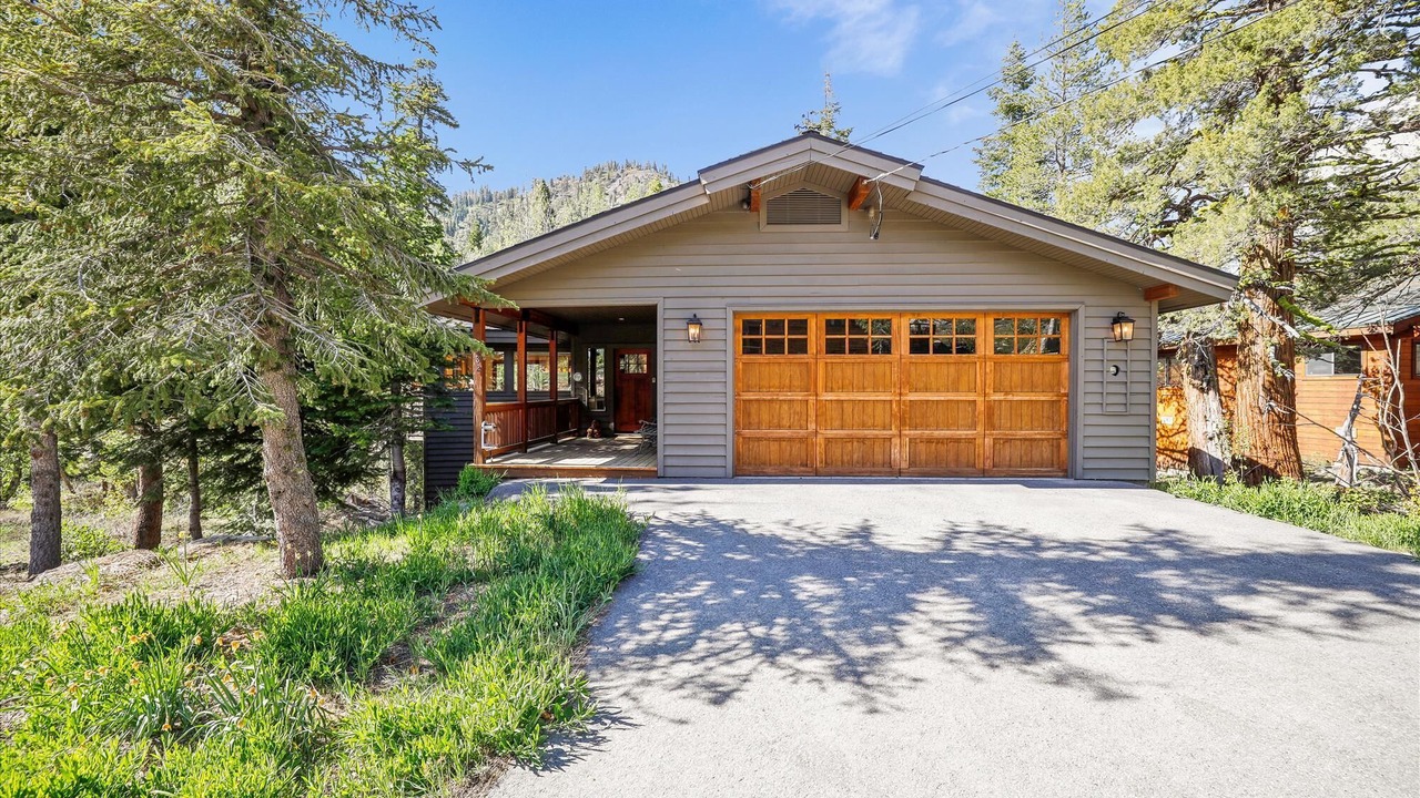 Photo of Outdoor in Alpine Meadows
