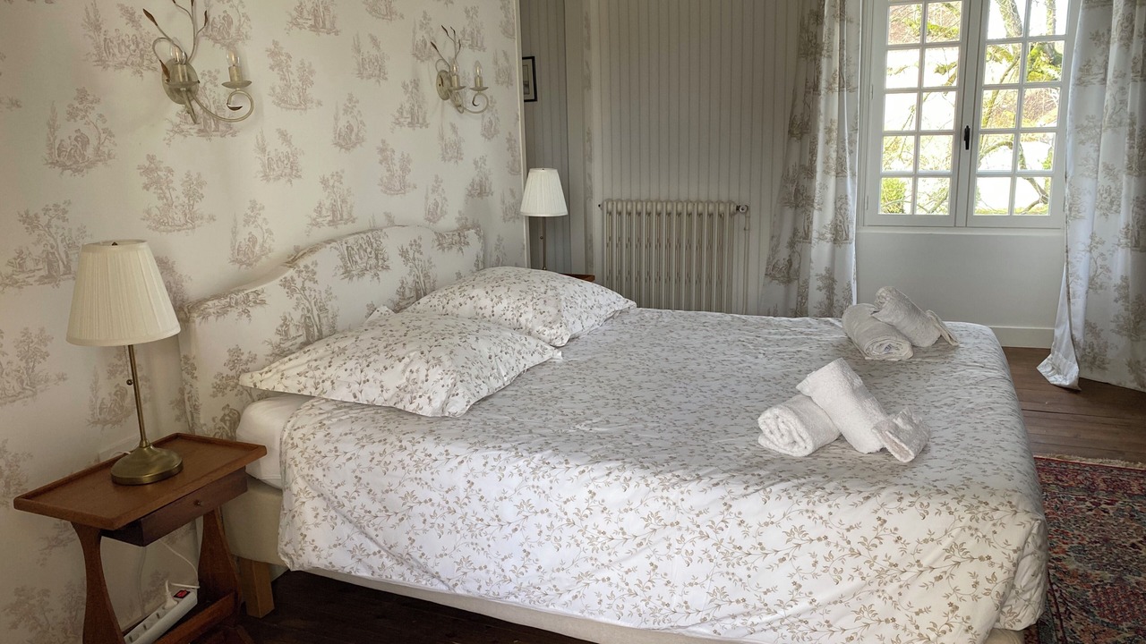 Photo of Bedroom in Neons Sur Creuse