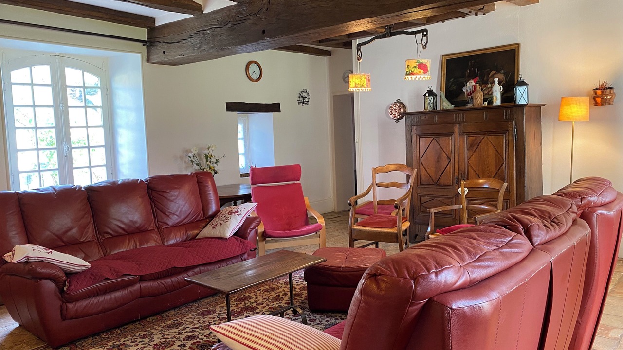 Photo of Livingroom in Neons Sur Creuse