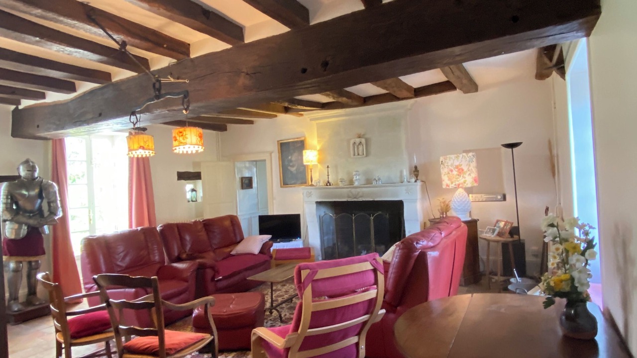 Photo of Livingroom in Neons Sur Creuse