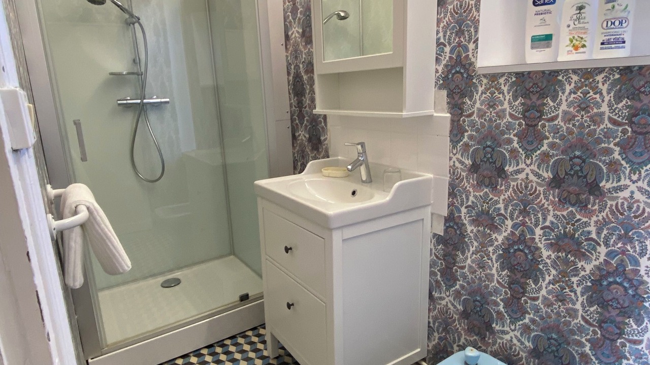 Photo of Bathroom in Neons Sur Creuse