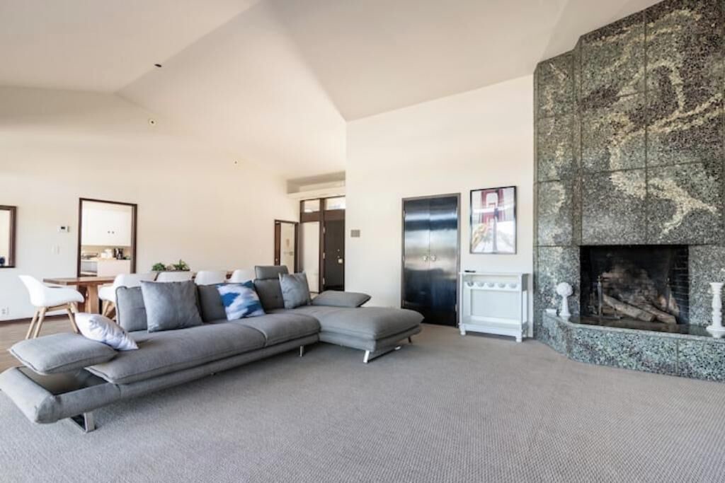 Photo of Livingroom in San Rafael