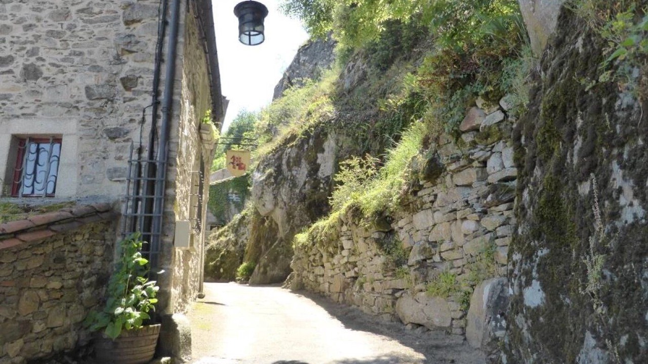 Photo of Others in Le Bez