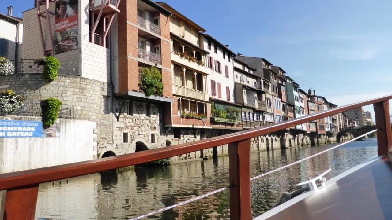 Photo of Others in Le Bez