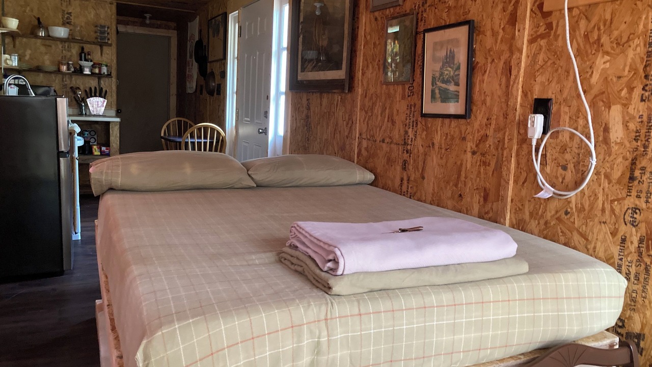 Photo of Bedroom in Elmendorf
