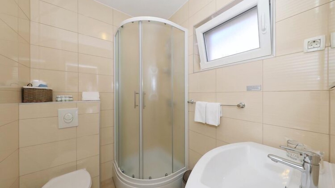 Photo of Bathroom in Preko