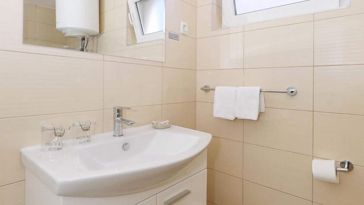 Photo of Bathroom in Preko