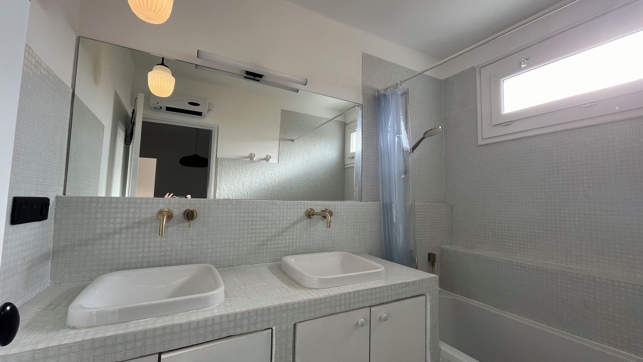 Photo of Bathroom in Alco