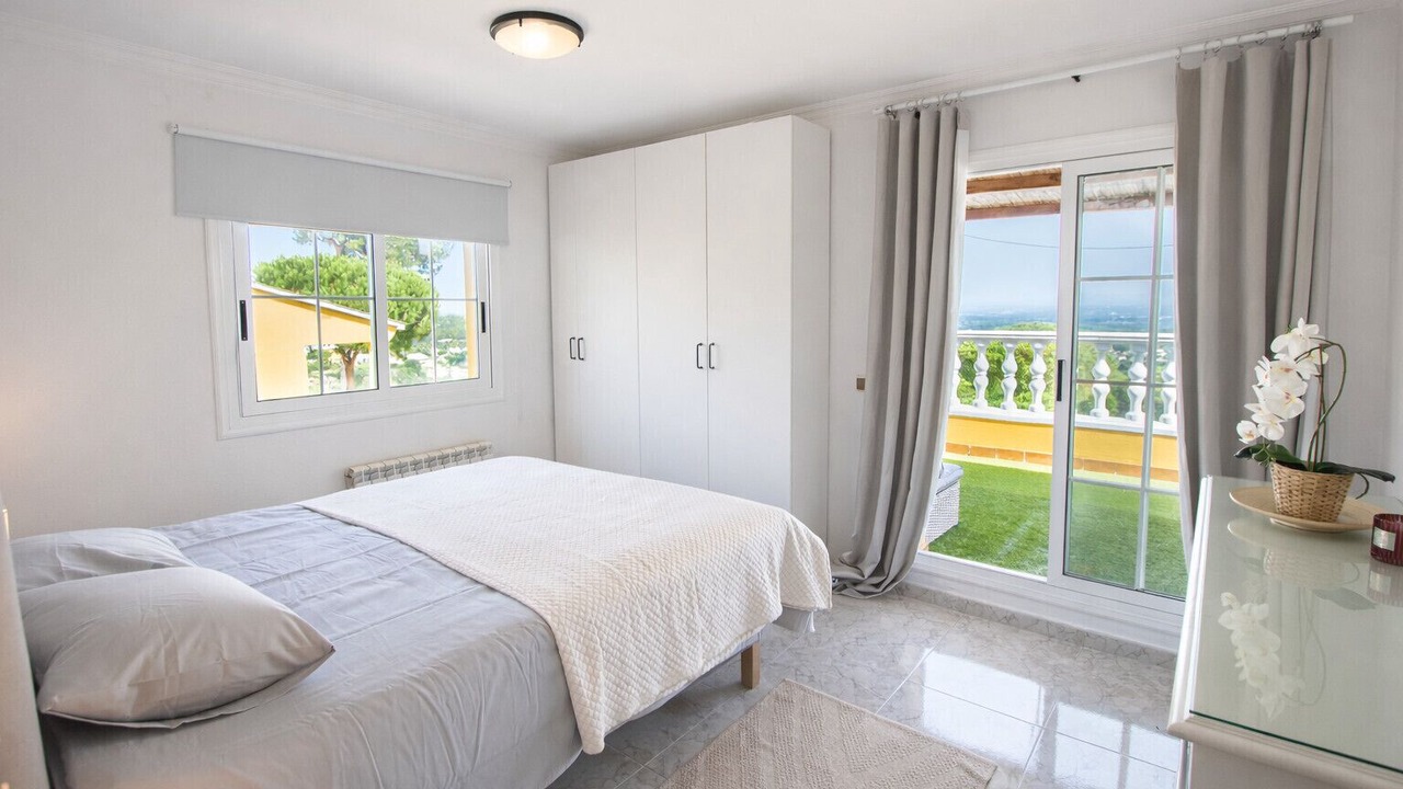 Photo of Bedroom in Mont Barbat