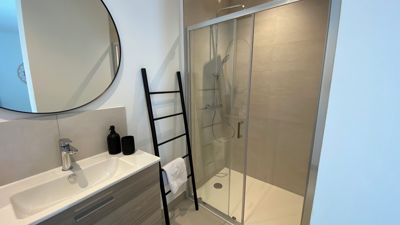 Photo of Bathroom in Ocquerre