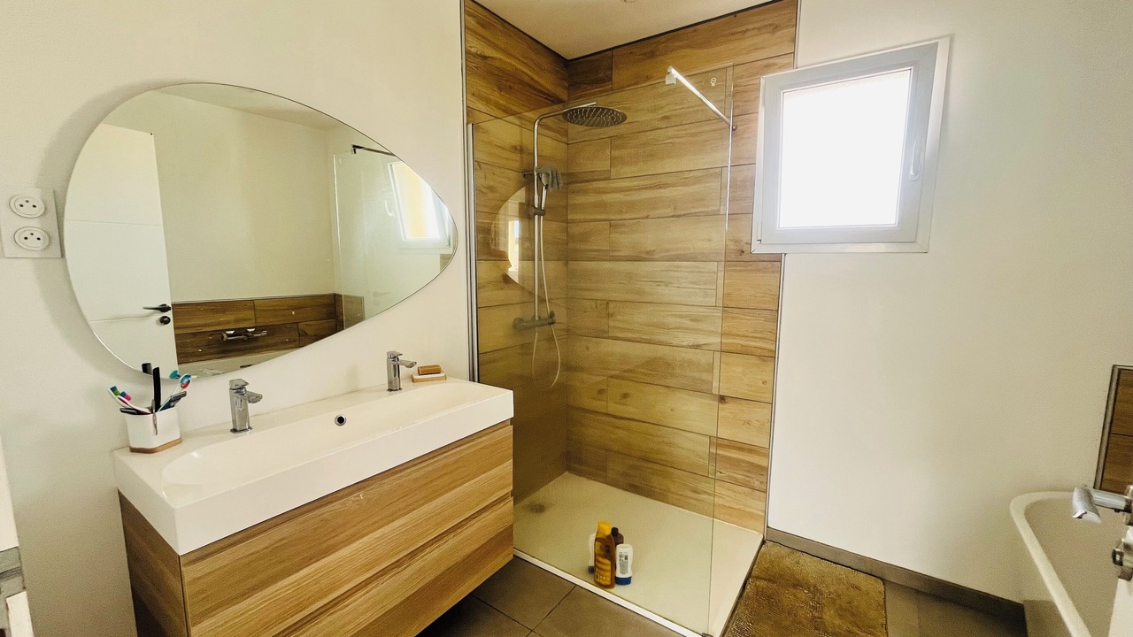 Photo of Bathroom in Palau-del-Vidre