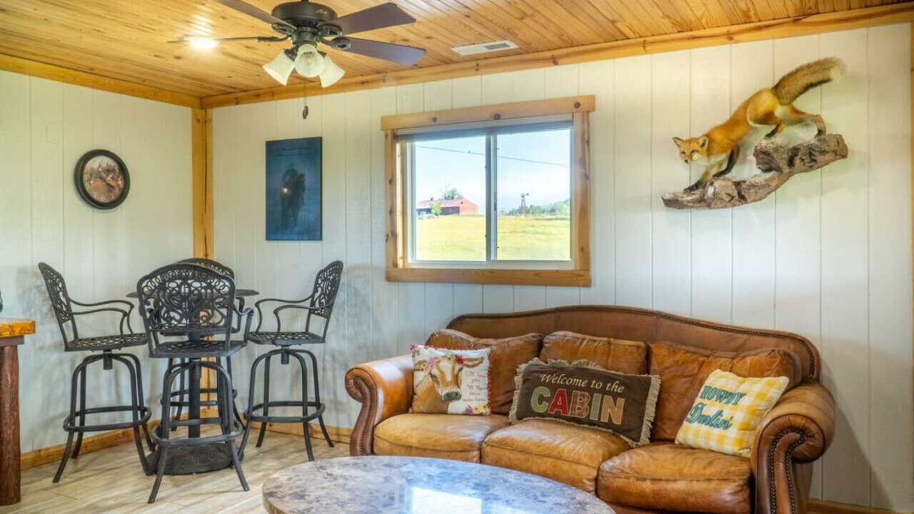 Photo of Livingroom in Walnut Shade