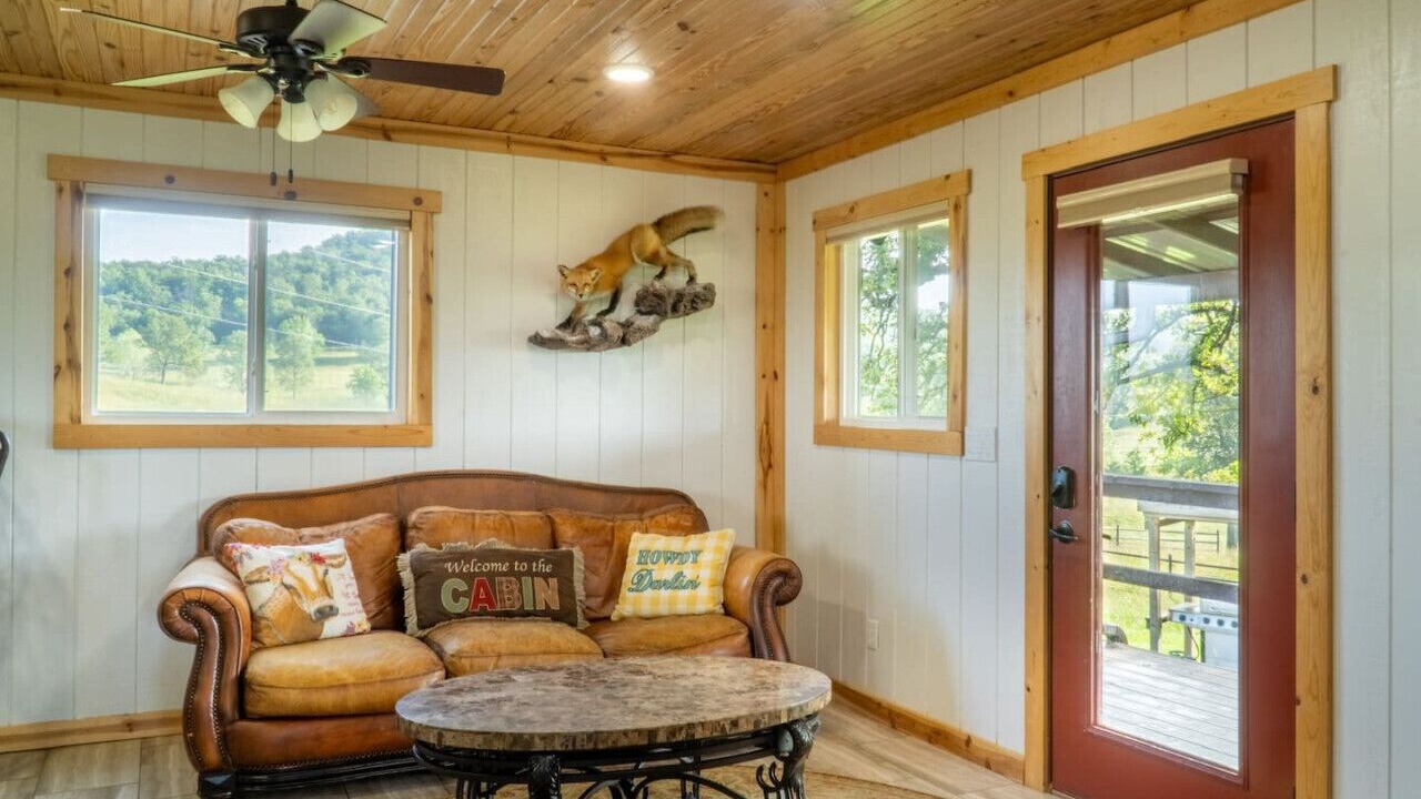Photo of Livingroom in Walnut Shade