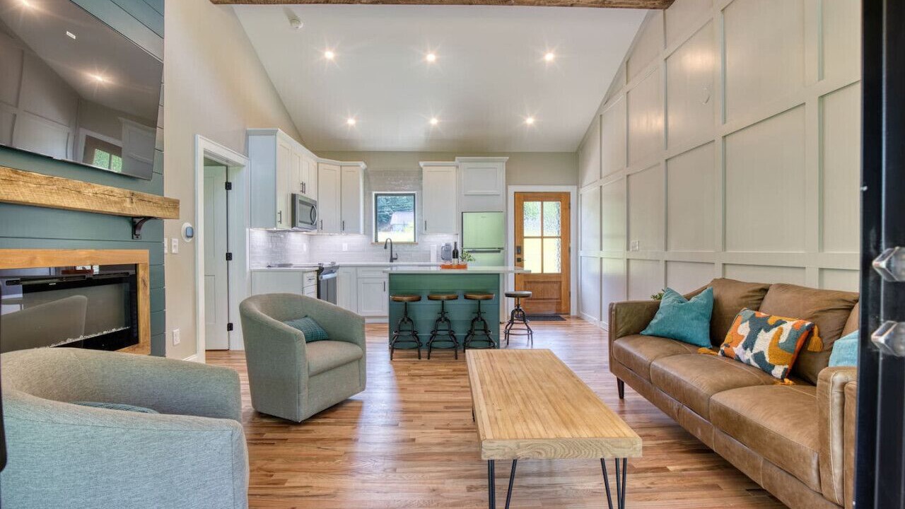 Photo of Livingroom in Johnson City