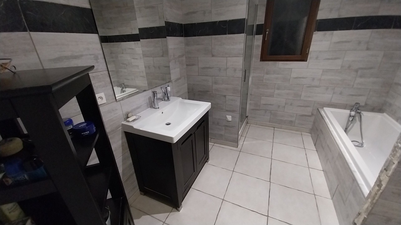 Photo of Bathroom in Rochemaure