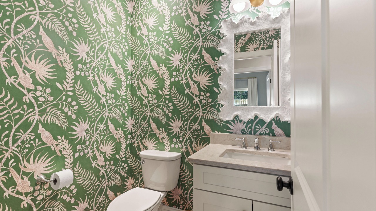 Photo of Others in Saint Simons Heights