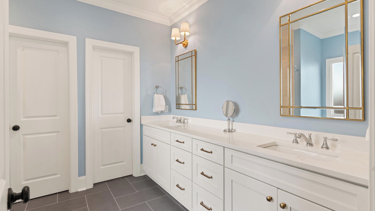 Photo of Others in Saint Simons Heights