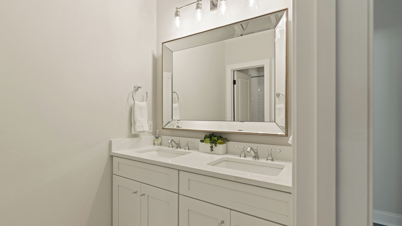 Photo of Others in Saint Simons Heights