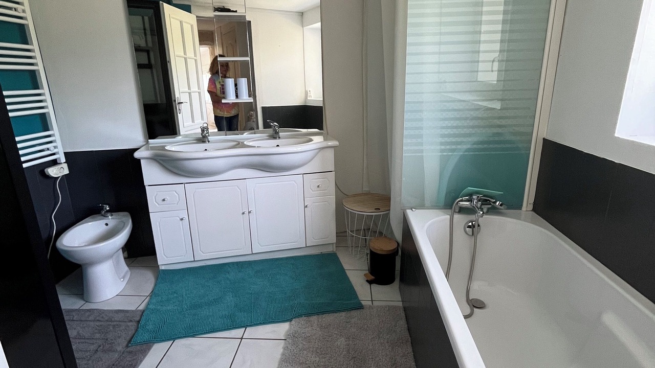 Photo of Bathroom in Saint-Michel-en-l'Herm