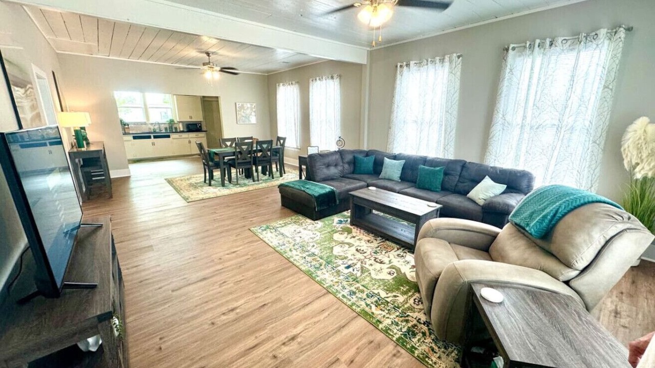 Photo of Livingroom in Port Neches