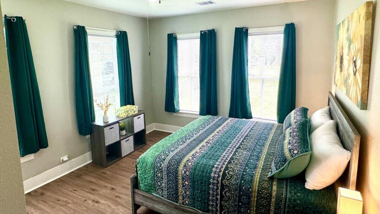 Photo of Bedroom in Port Neches
