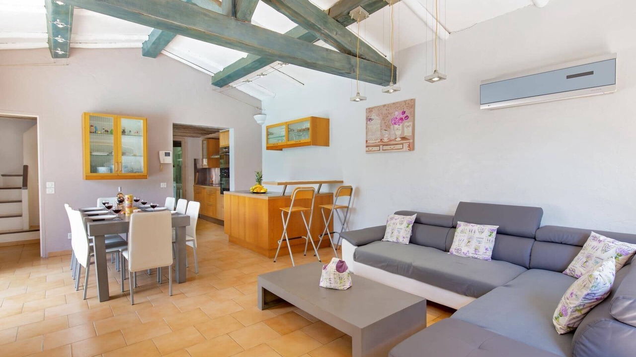 Photo of Others in Cabris