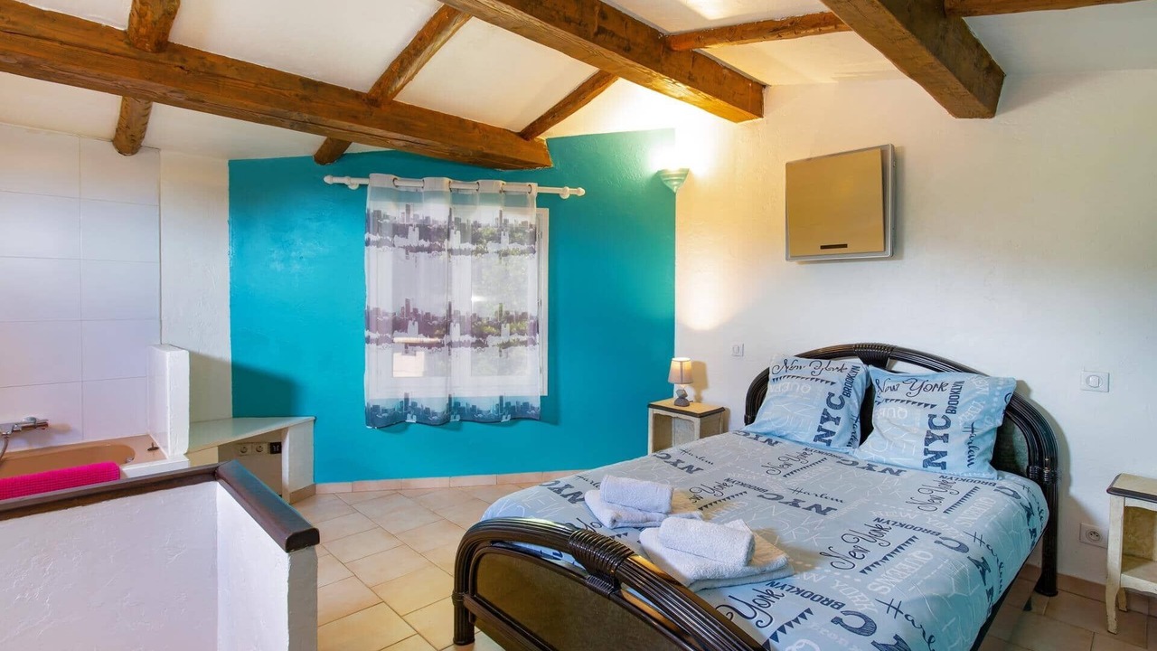 Photo of Others in Cabris