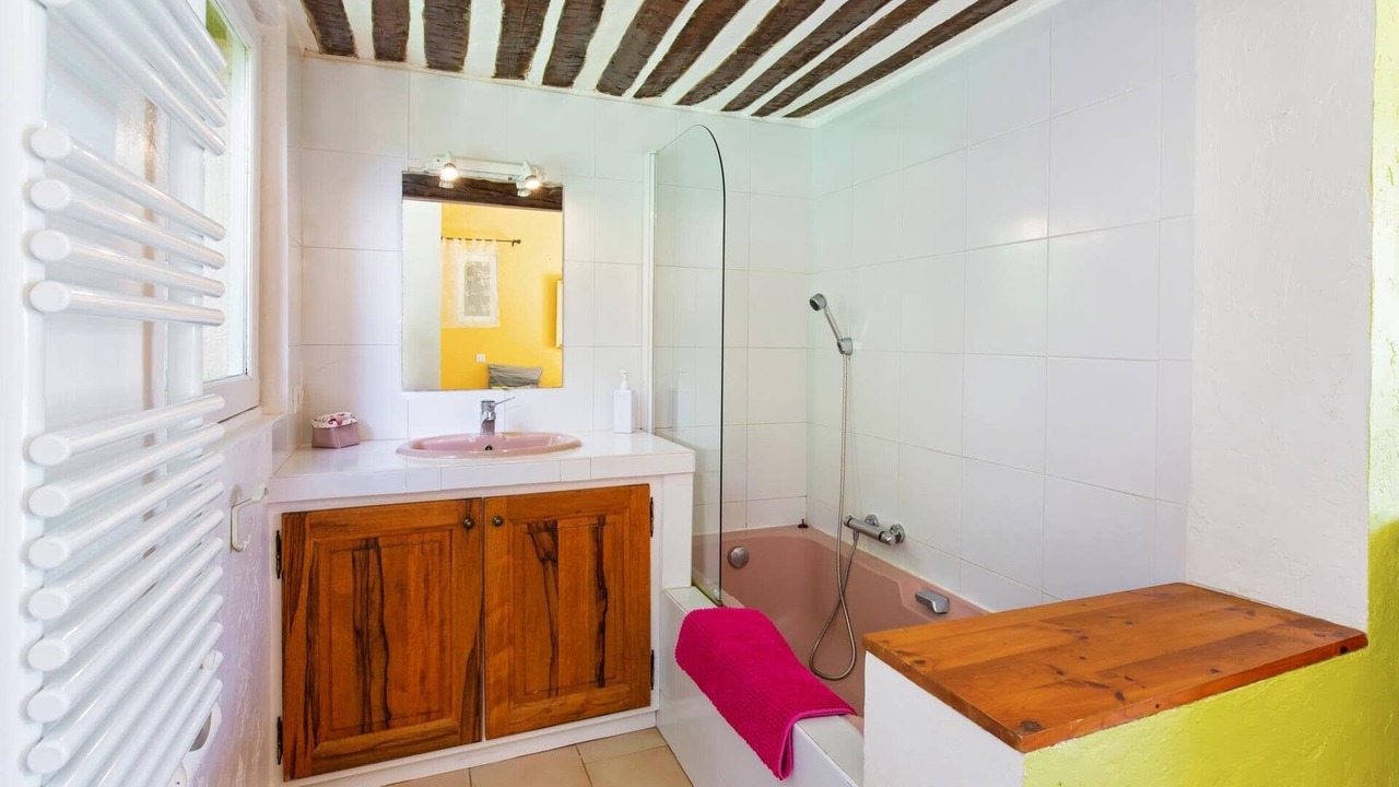 Photo of Others in Cabris