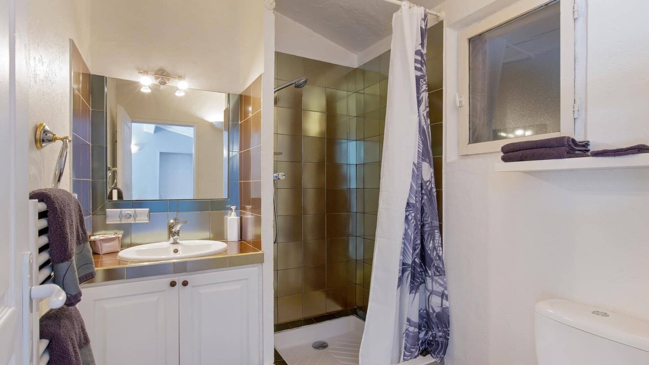 Photo of Others in Cabris