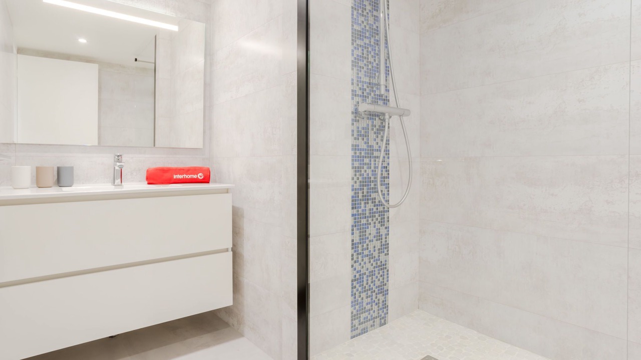 Photo of Bathroom in Deauville City Centre