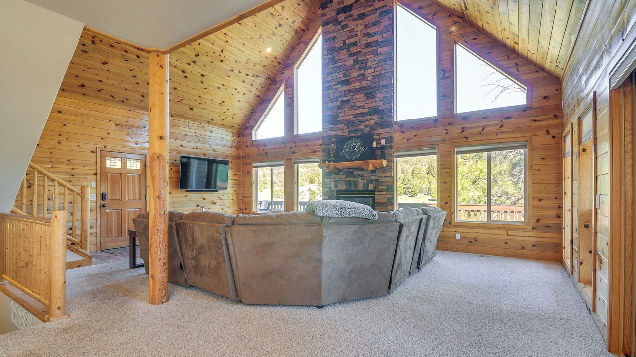 Photo of Livingroom in Long Valley Junction