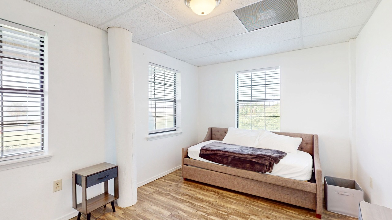 Photo of Bedroom in Ingleside on the Bay