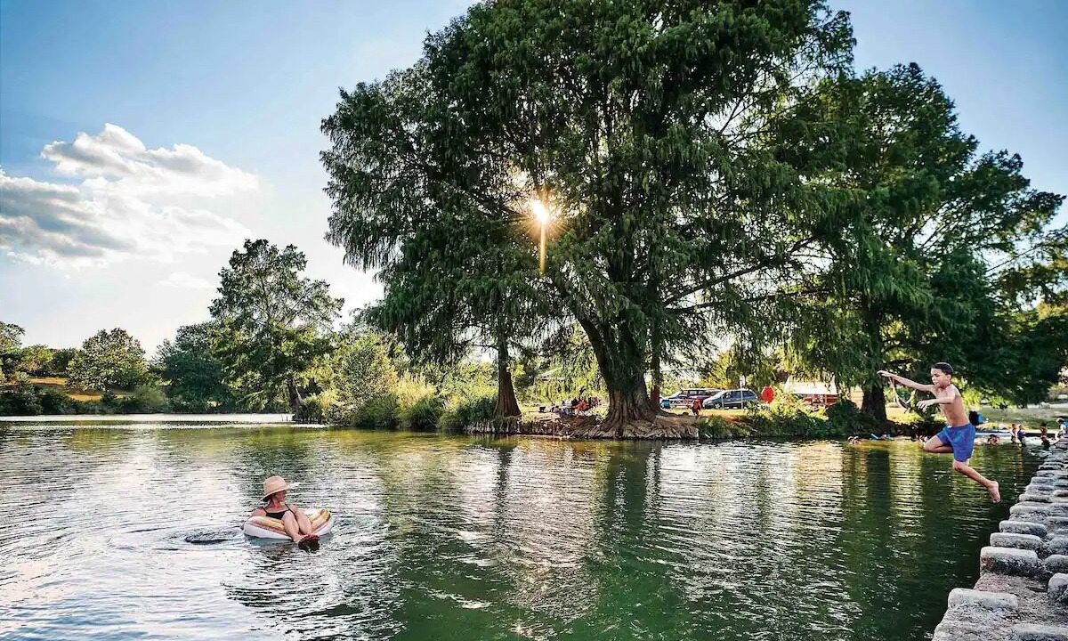 Photo of Others in Blanco