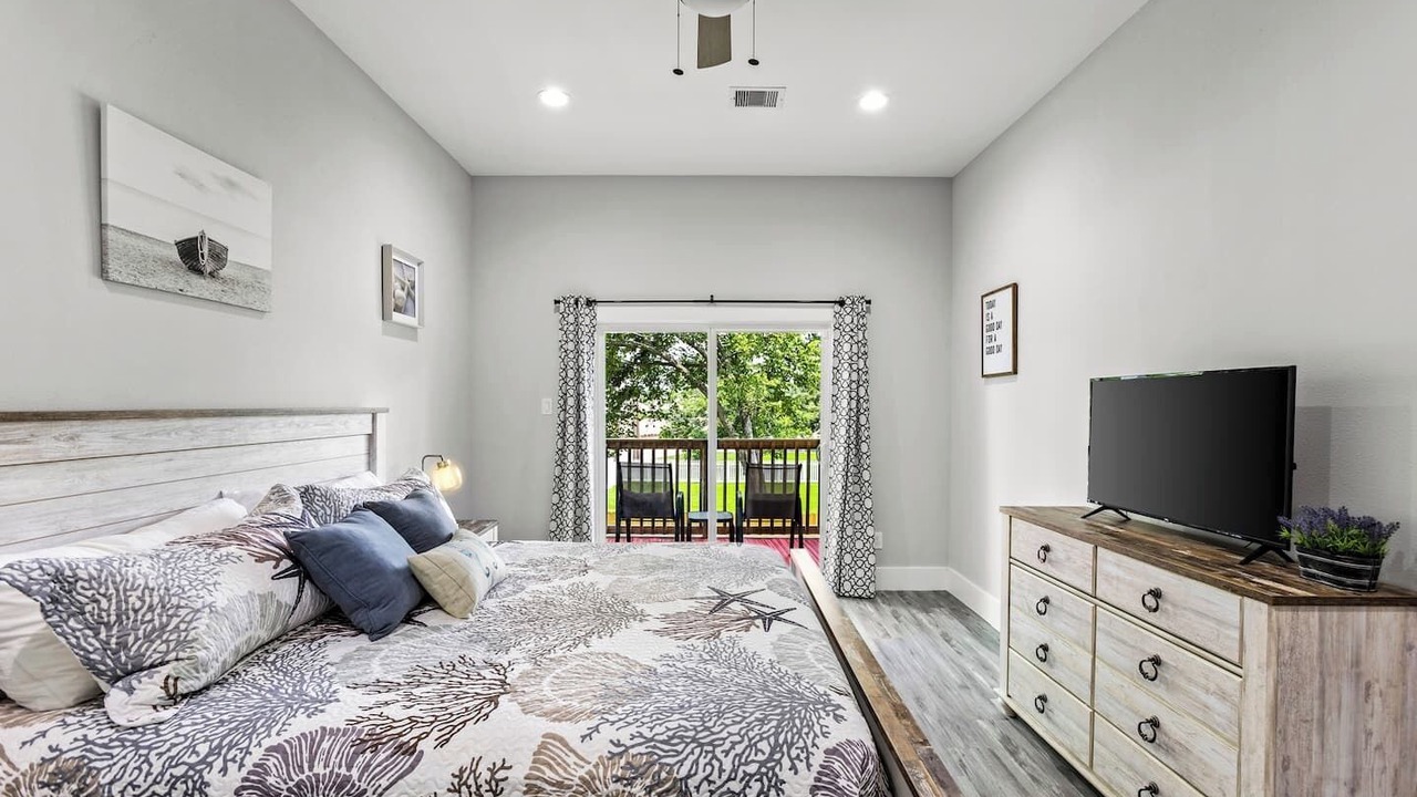 Photo of Bedroom in El Lago