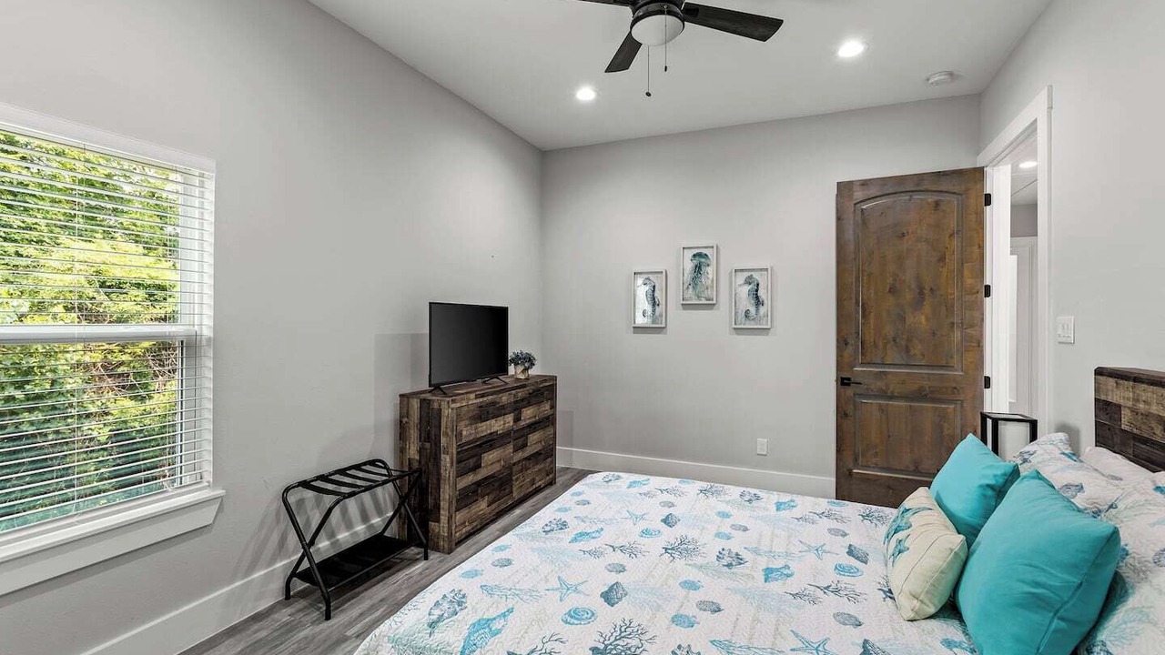 Photo of Bedroom in El Lago