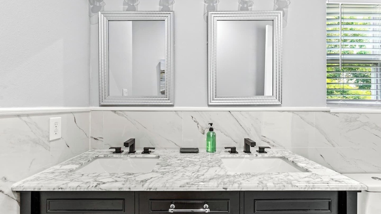 Photo of Bathroom in El Lago
