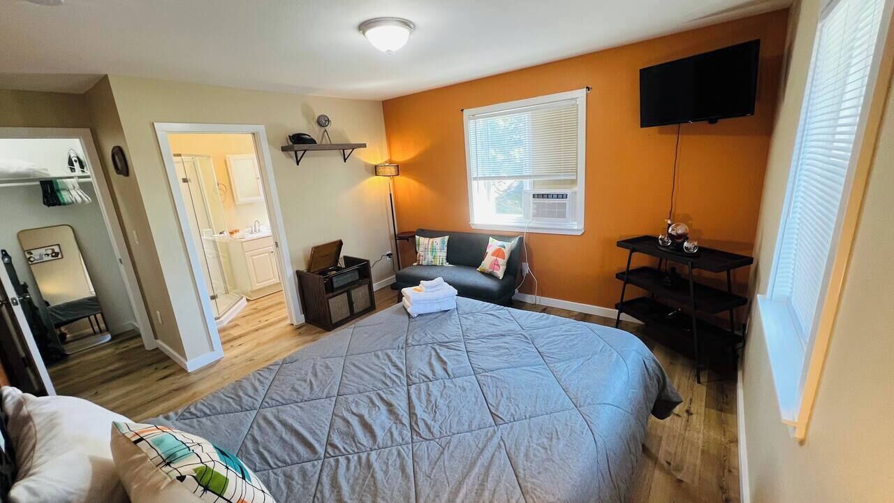 Photo of Bedroom in Southeast Salem