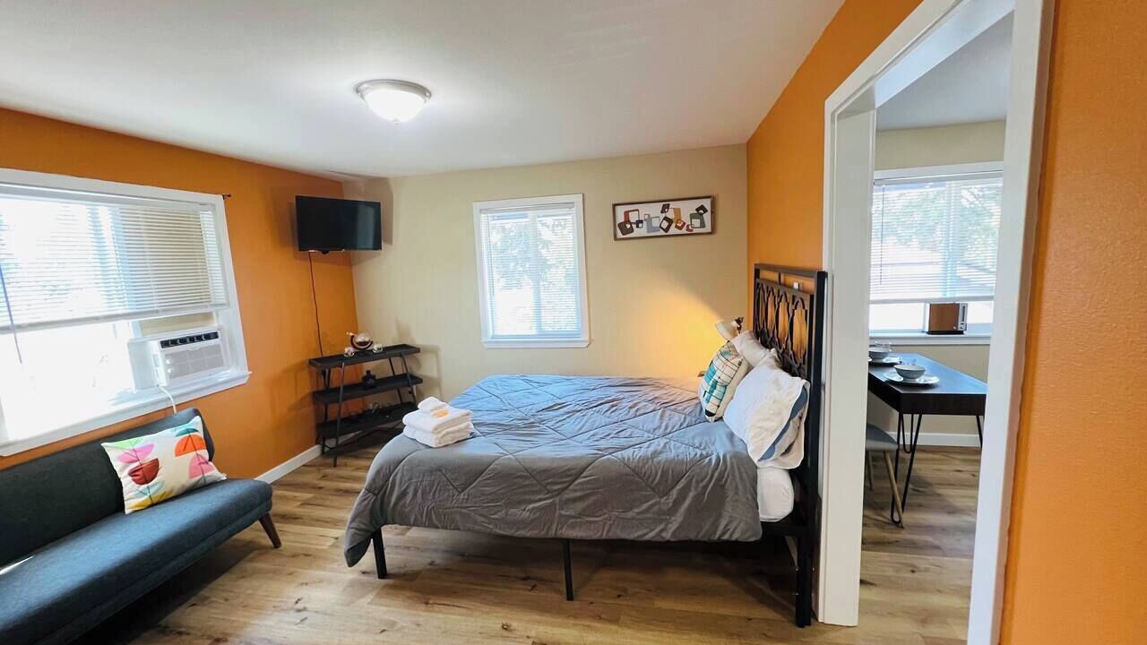 Photo of Bedroom in Southeast Salem