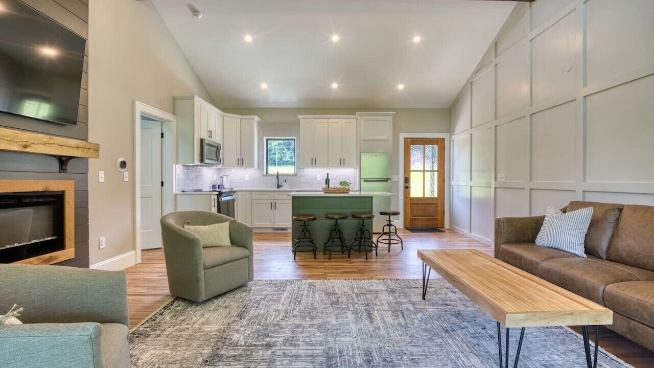 Photo of Livingroom in Johnson City