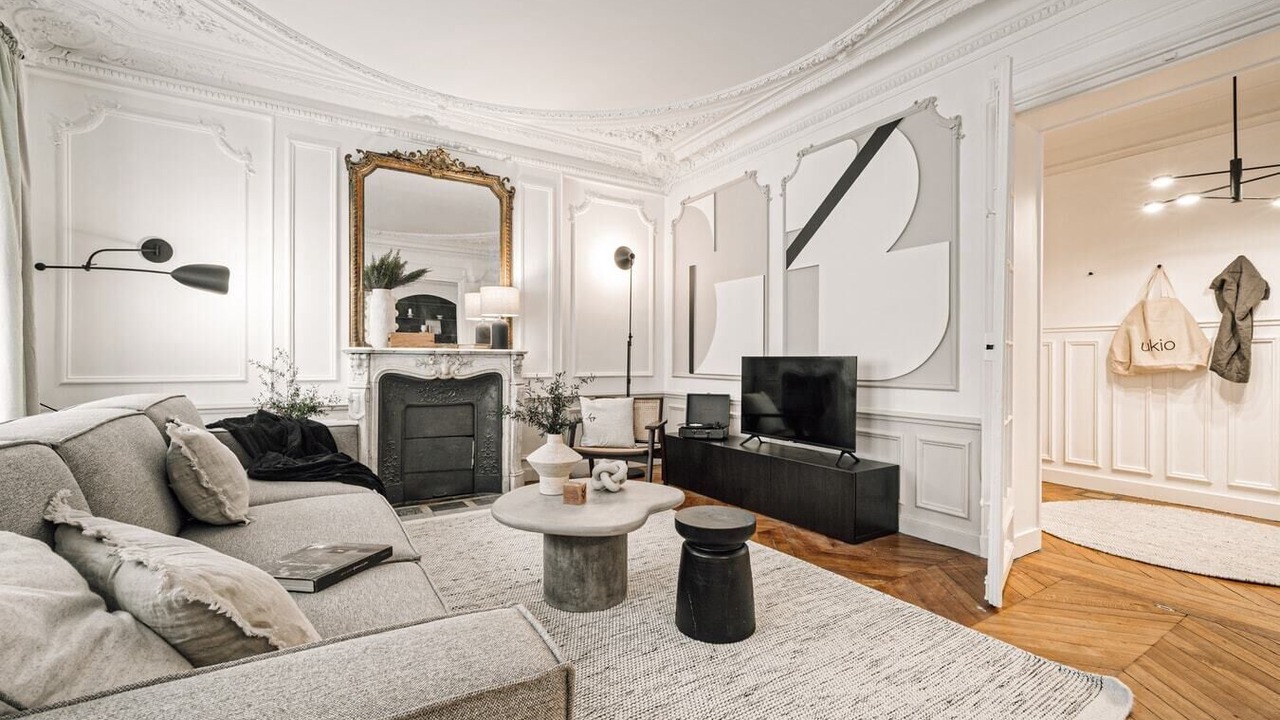 Photo of Livingroom in 17th Arrondissement