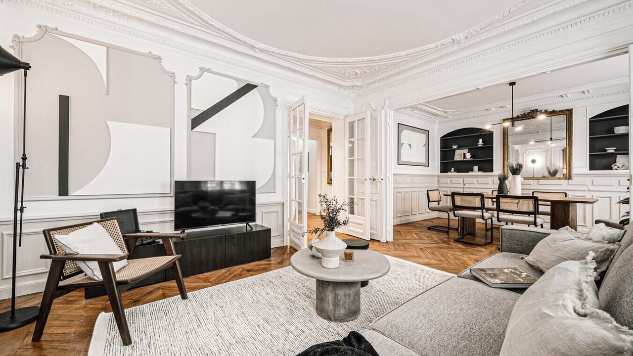 Photo of Livingroom in 17th Arrondissement