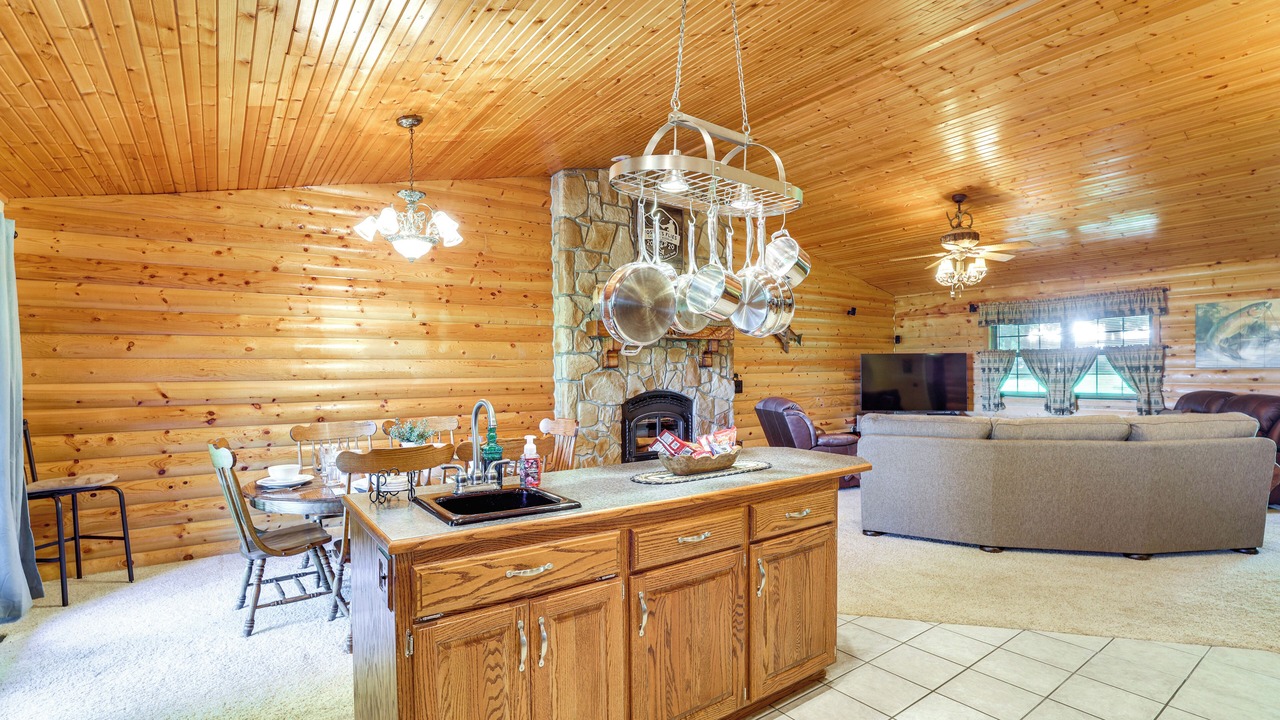 Photo of Livingroom in Cassville