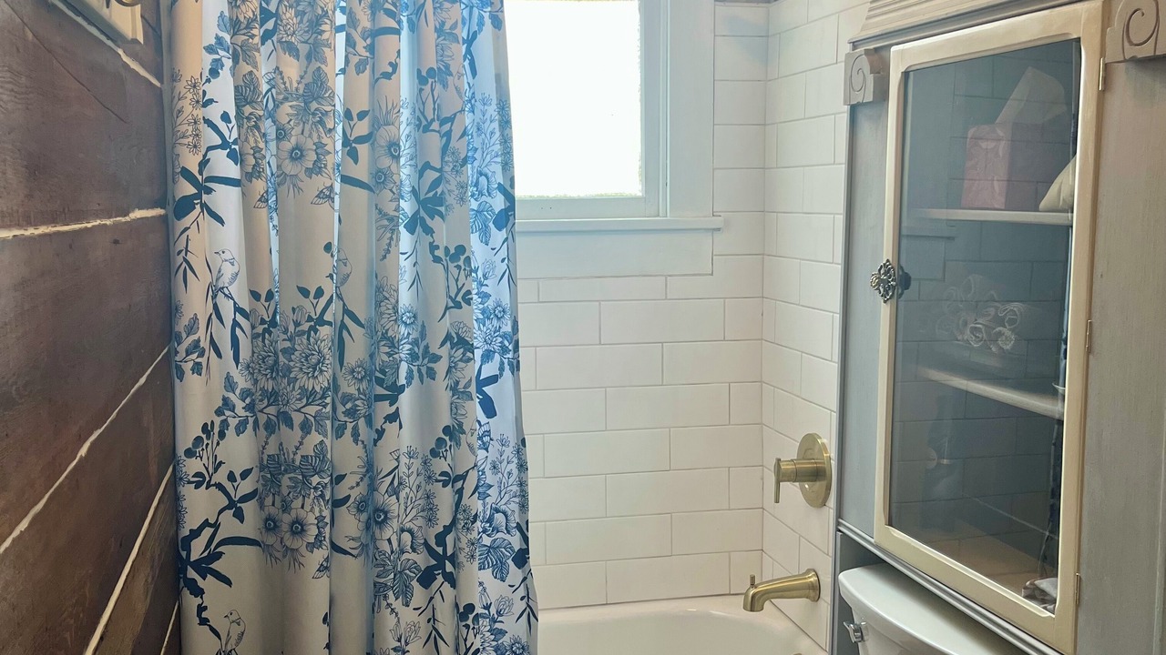 Photo of Bathroom in Ste Genevieve