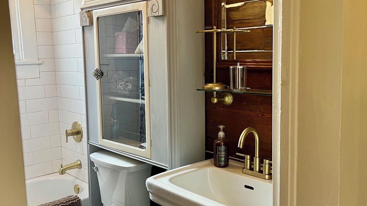Photo of Bathroom in Ste Genevieve