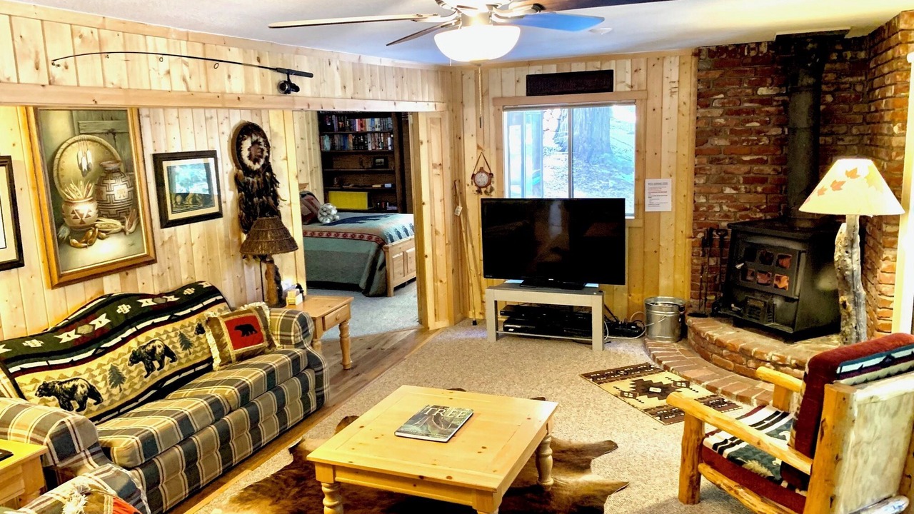 Photo of Livingroom in Fish Camp