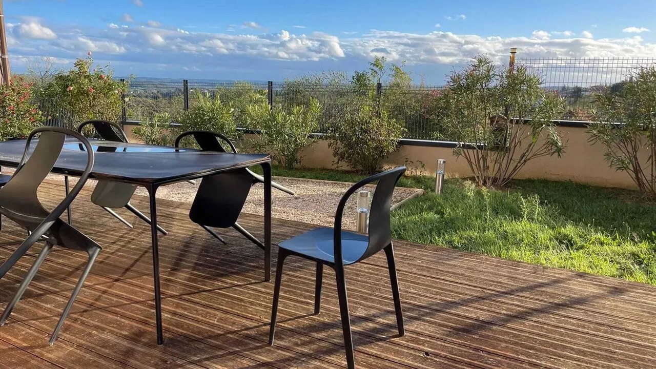 Photo of Others in Duran