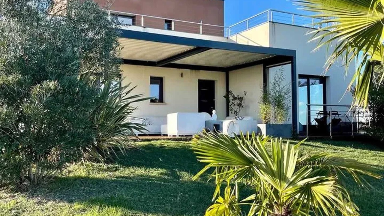 Photo of Others in Duran