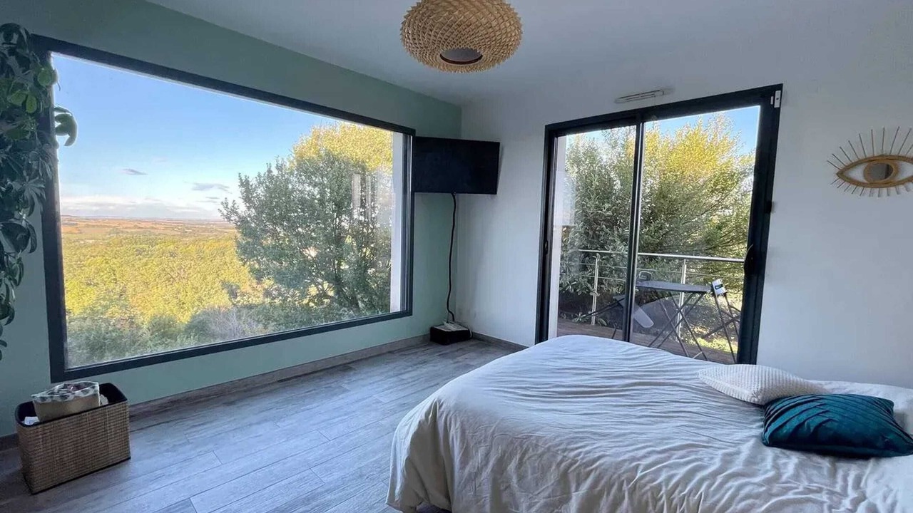 Photo of Others in Duran