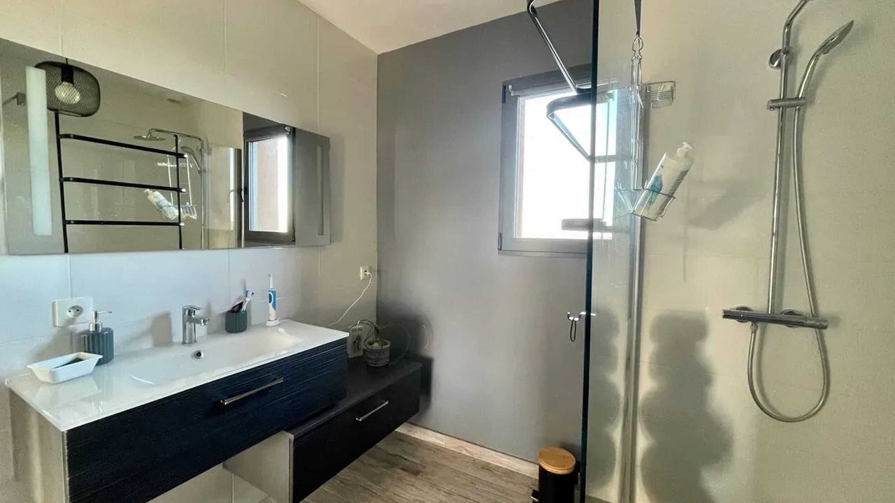 Photo of Bathroom in Duran